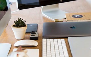 如何对满月宝宝进行早教